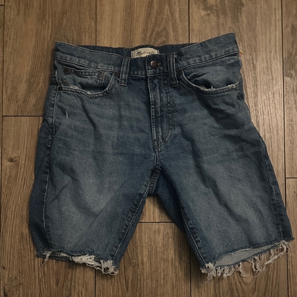Madewell 9" Denim Shorts in Eastchase Wash from Spring 2020 collection.